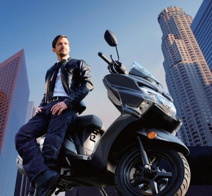 Photo Gallery Burgman Street 125ex dari Bawah