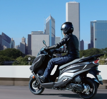 Photo Gallery Burgman Street 125ex saat di Jalan