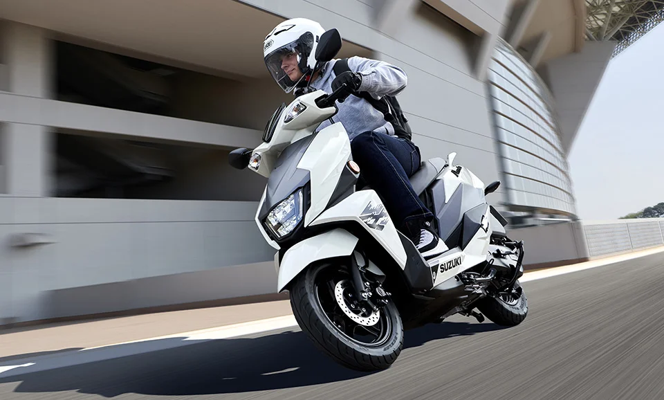 Suzuki Avenis 125 White Left