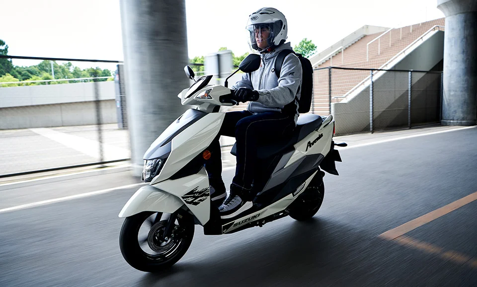 Suzuki Avenis 125 White On Road