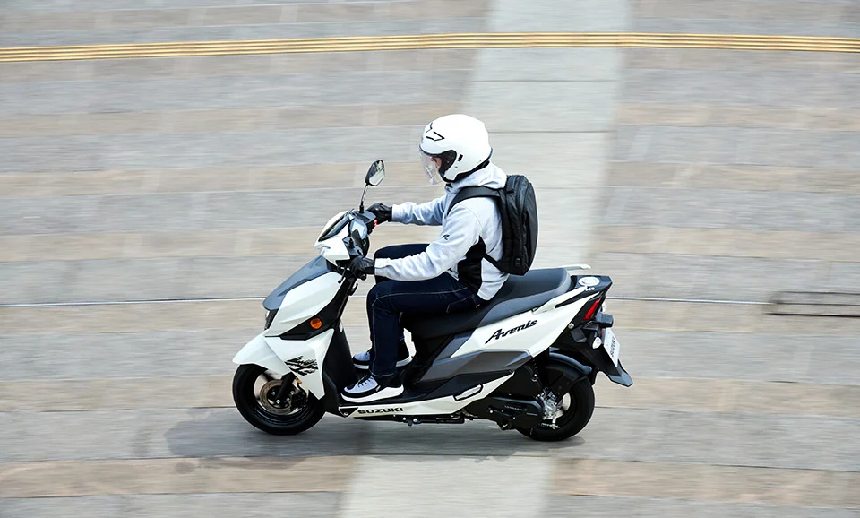 People Ride Suzuki Avenis 125 White Upper Side