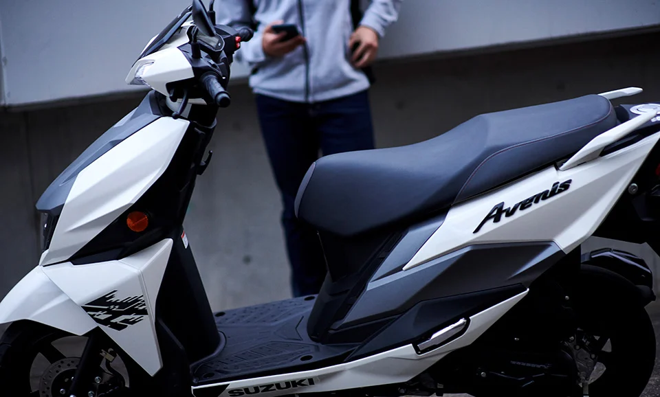 Suzuki Avenis 125 White Left Side