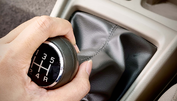 Ketahui Kebiasaan Berkendara Yang Perlu Dilakukan Untuk Jaga Performa Mobil Bertransmisi Manual Part Ii1672051091 Thumb