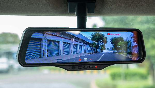 Pentingnya Fitur Smart E Mirror Pada Suzuki Xl7 Thumb