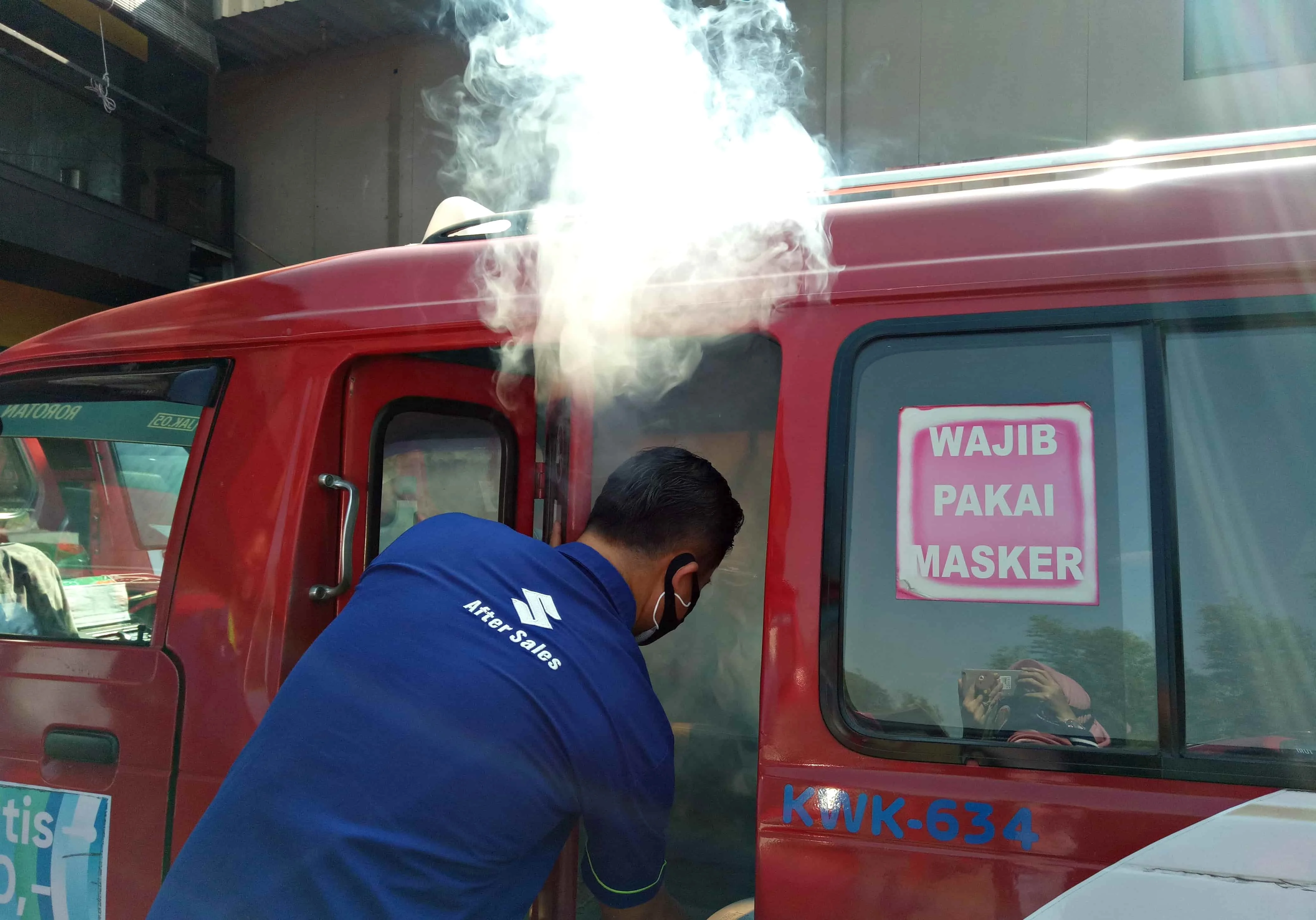 Suzuki Lakukan Fogging Disinfektan Seribu Angkot Jak Lingko