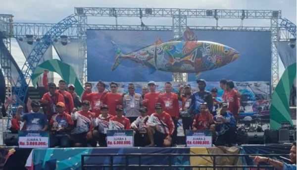 Suzuki Marine Beri Mesin Tempel Kapal Bagi Juara Fishing Tournament Festival Pesona Selat Lembeh 20221667291704 Thumb